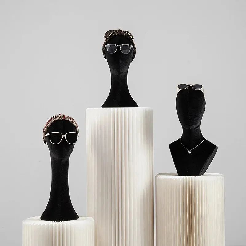 Mannequin Head With Shoulders  - Body Jewelry Holder recension och pris